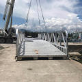 Pasarela de aluminio para un muelle flotante